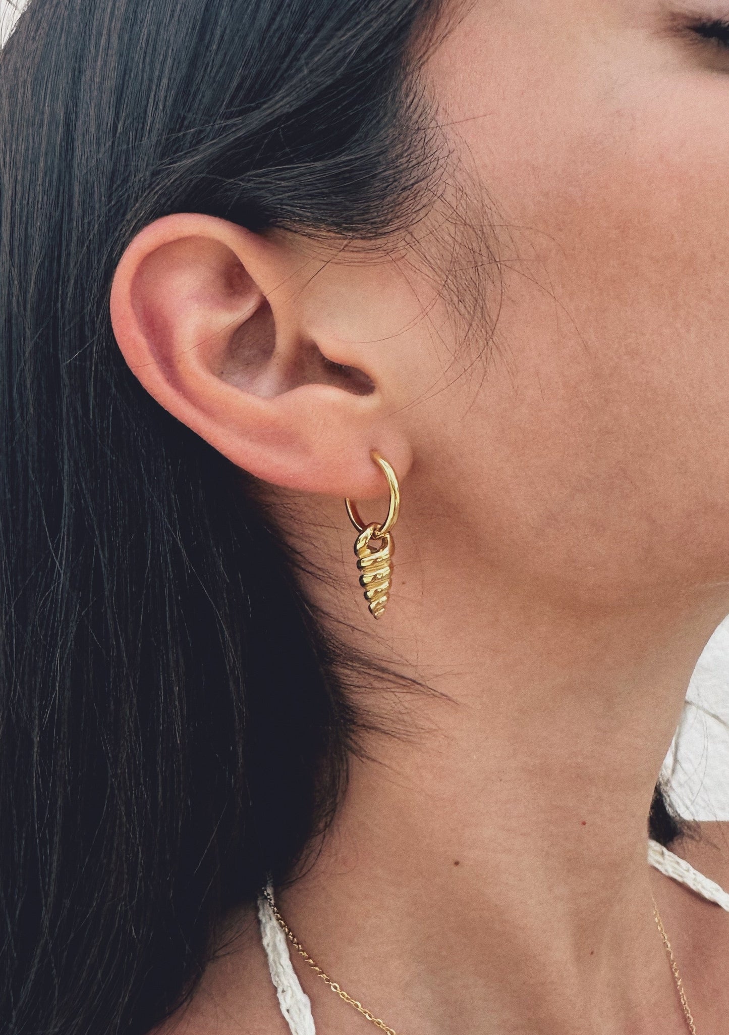 SIRENA GOLD SHELL EARRINGS
