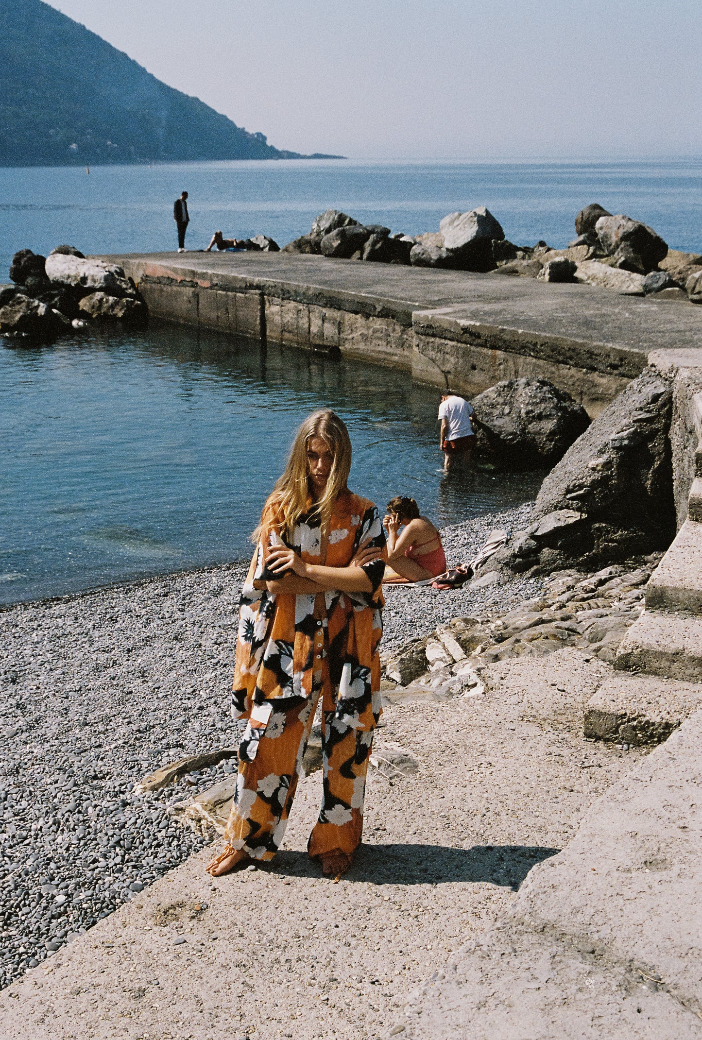 SMOKY DAISY KIMONO