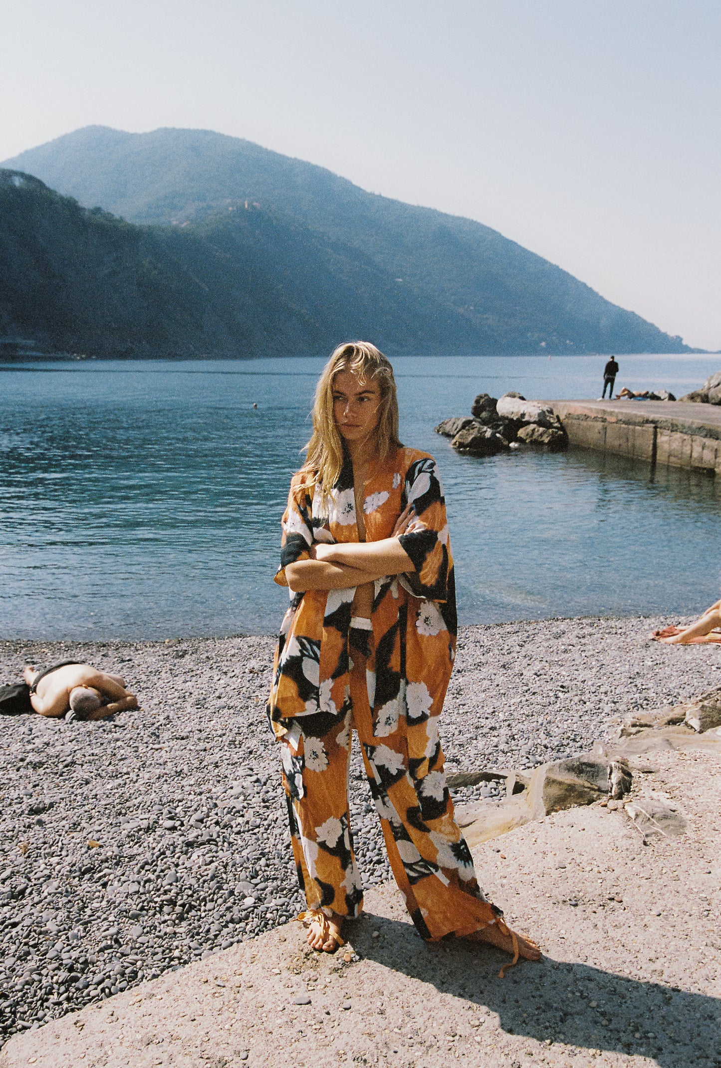SMOKY DAISY KIMONO