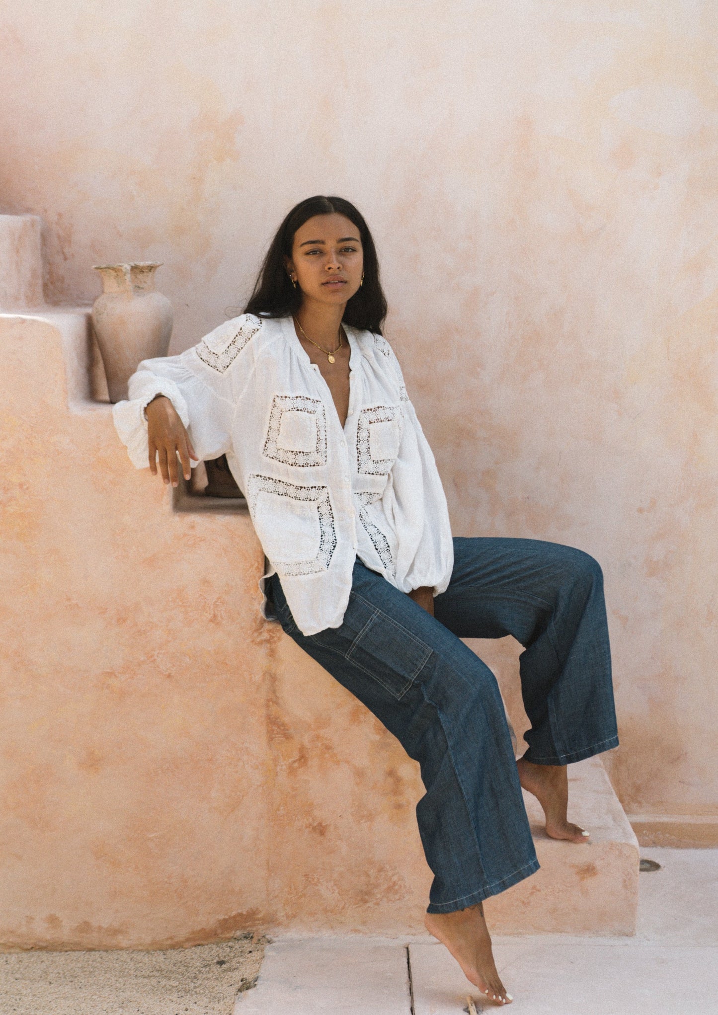 HULU BLOUSE