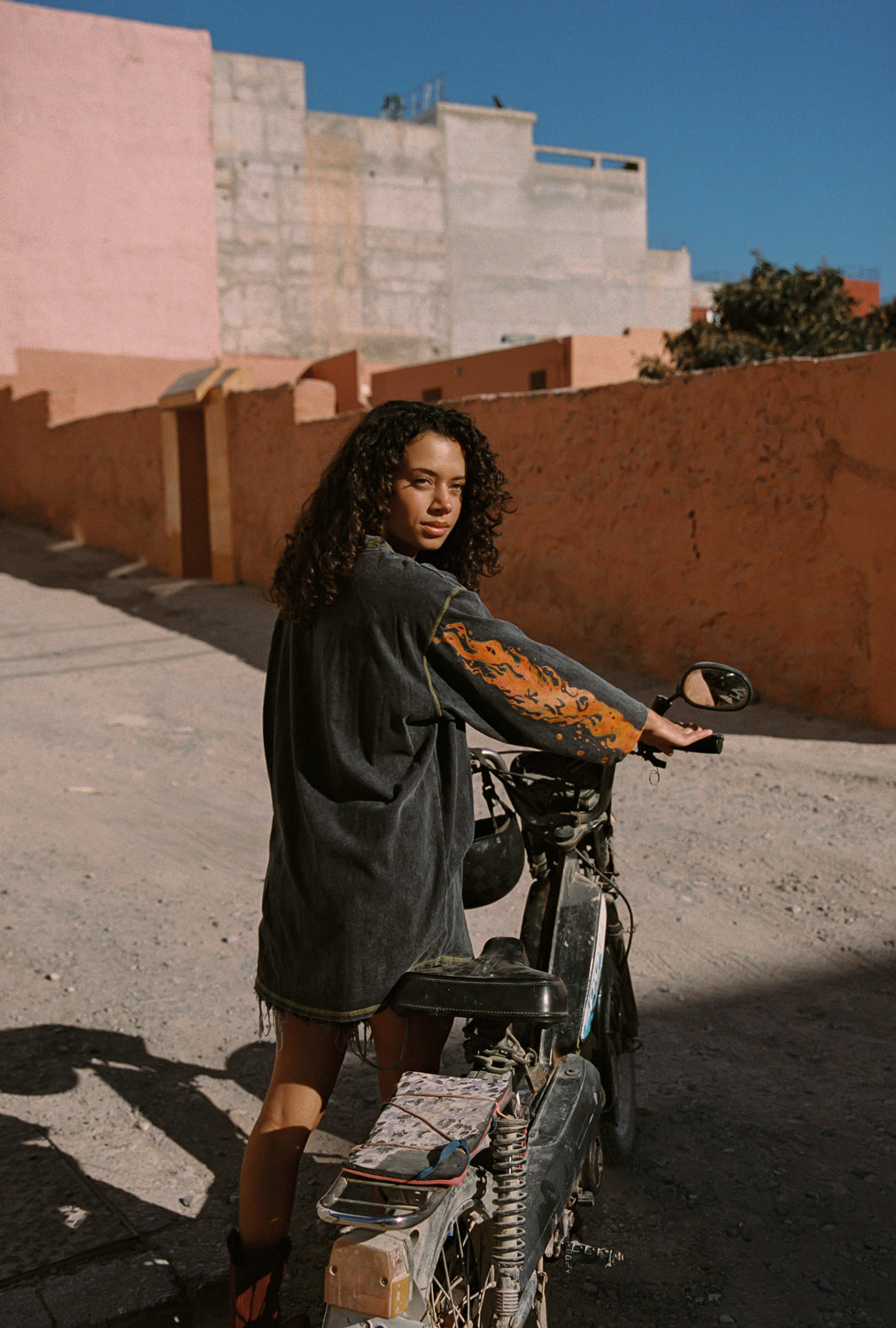 FLAMING HEART TOMMY TEE