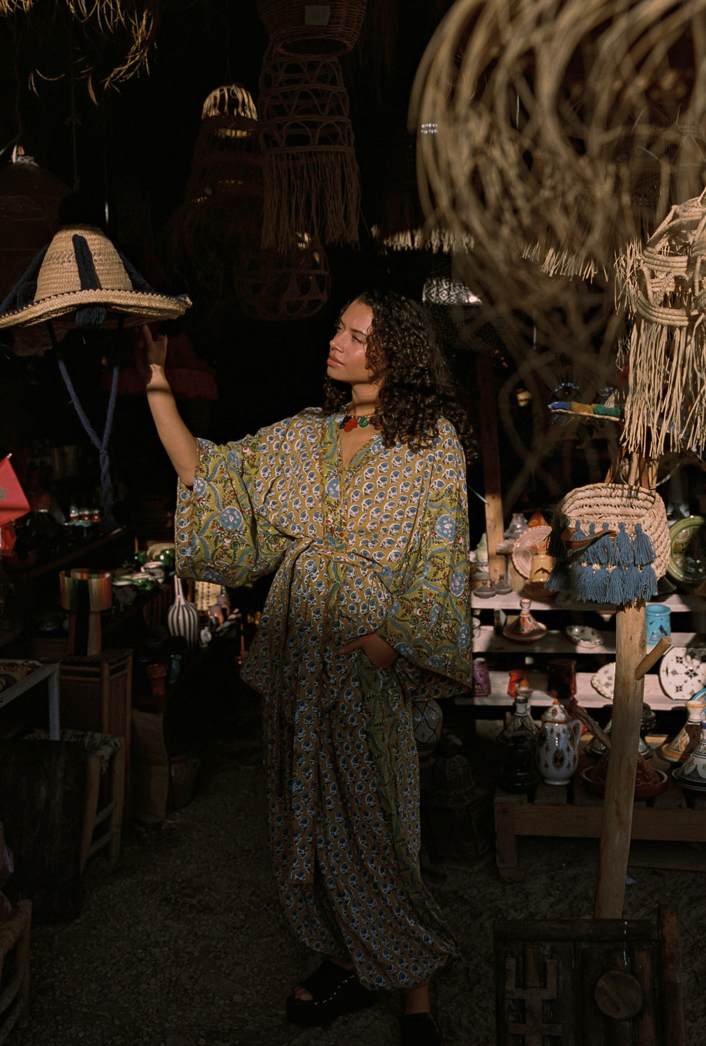 ZOYA SOUVENIR KIMONO & SALWAR PANT