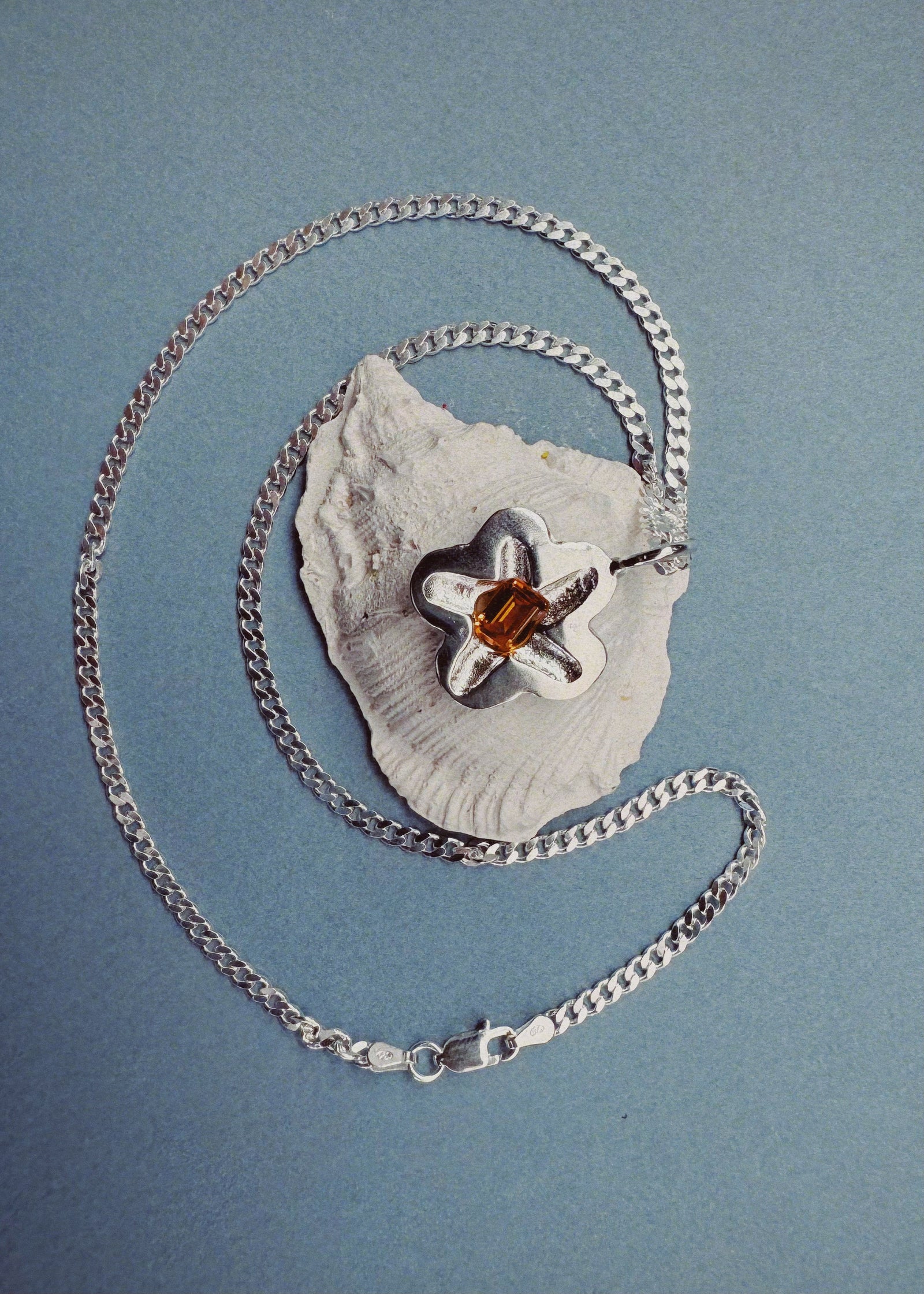 FLOWER PENDANT