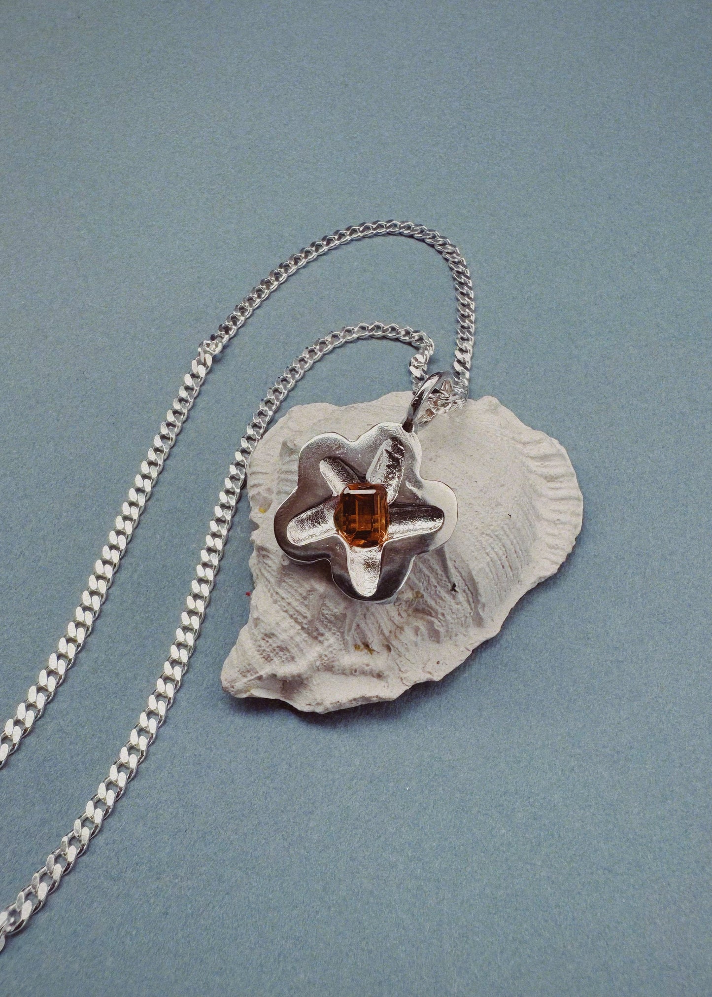 FLOWER PENDANT