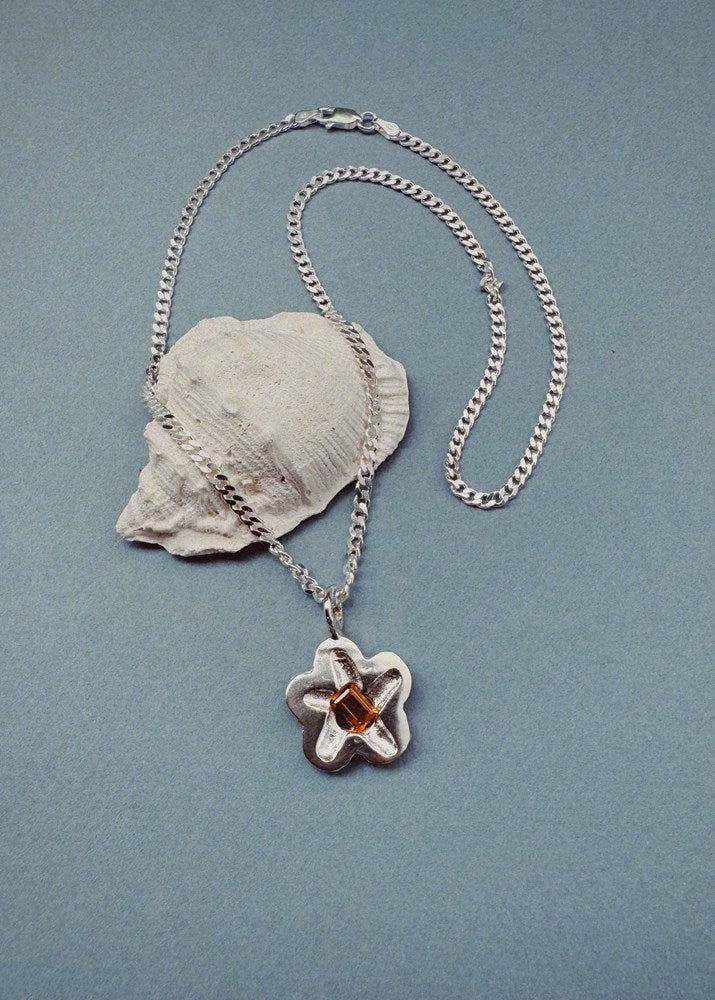 FLOWER PENDANT