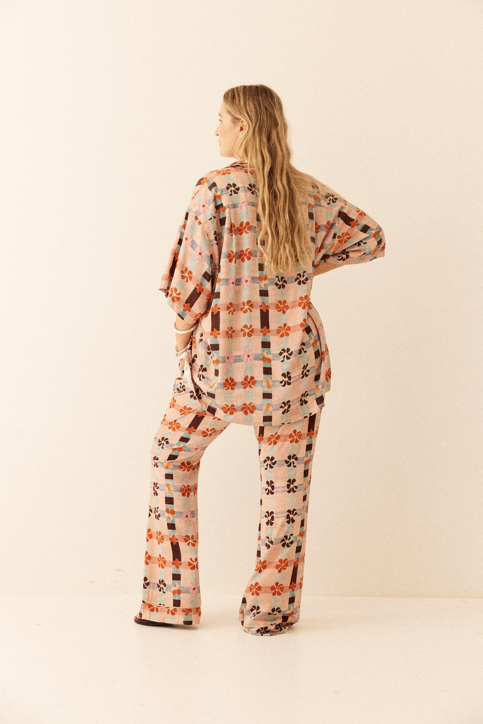 CUORE LAE SHIRT & LUNA FLARE