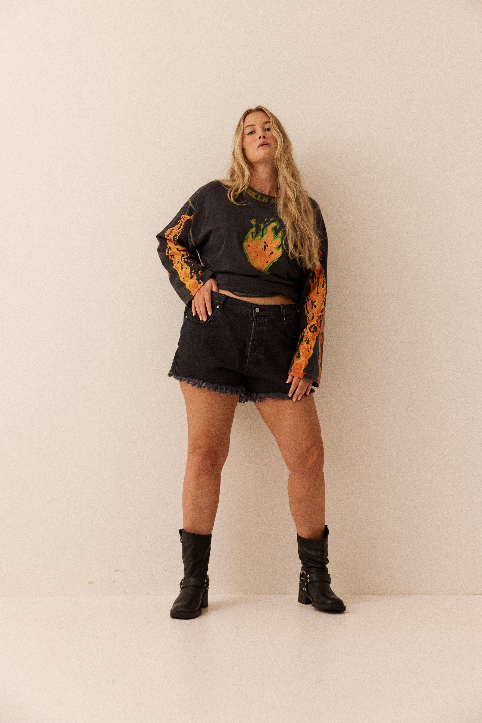 CHARCOAL KC ESSENTIAL DENIM SHORT