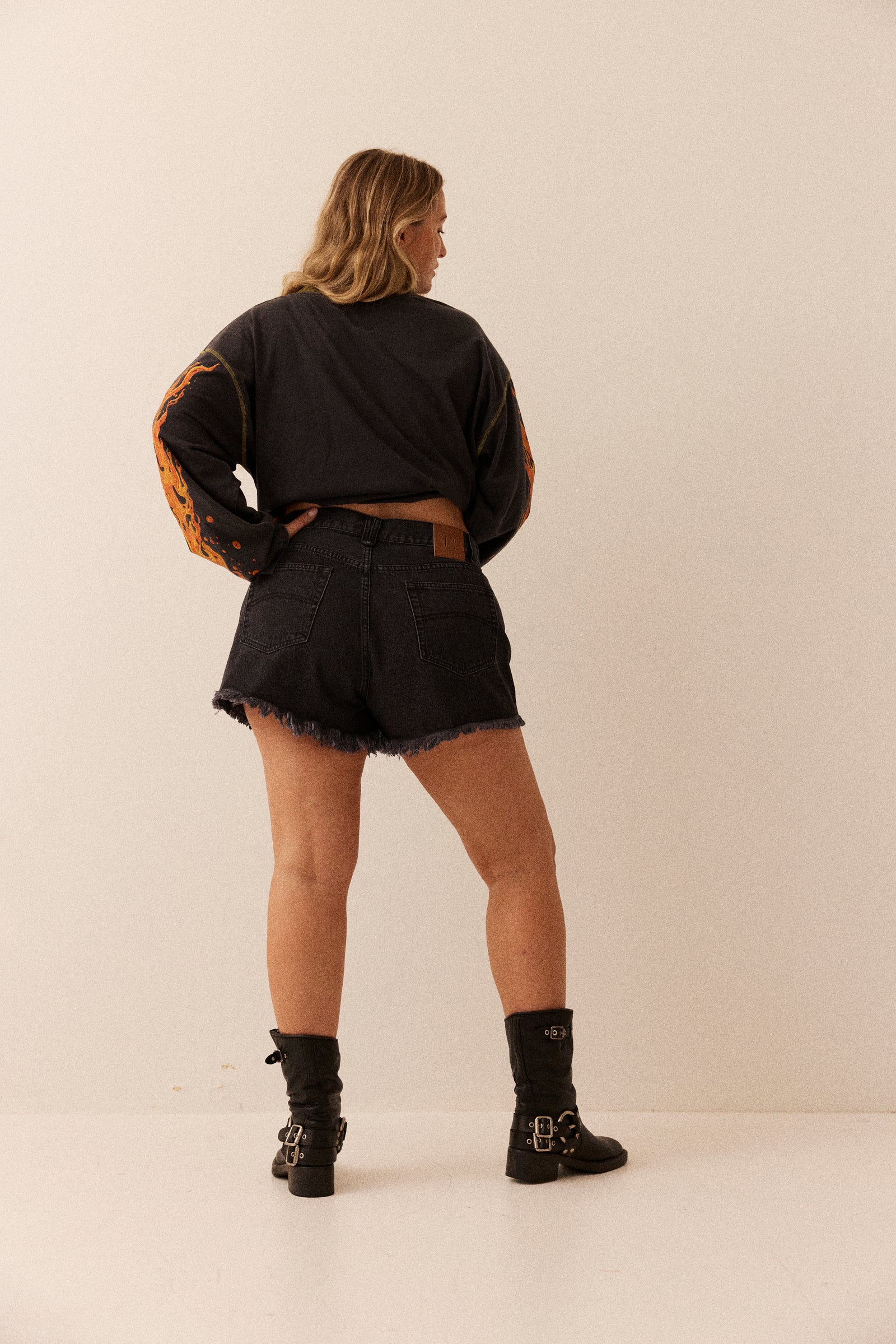 CHARCOAL KC ESSENTIAL DENIM SHORT