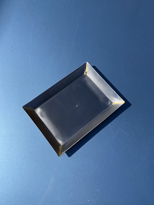 RECYCLED STEEL TRAY