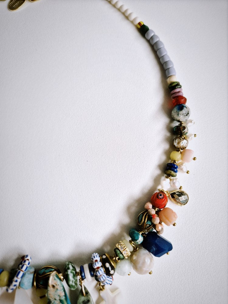 VINTAGE BEAD NECKLACE