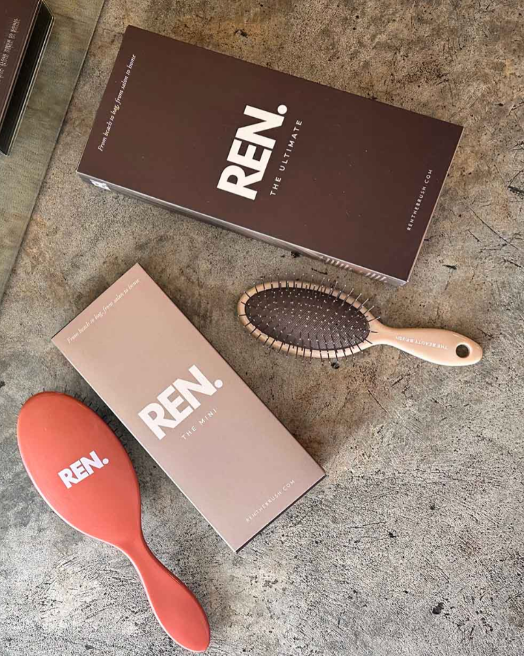 THE ULTIMATE REN HAIRBRUSH