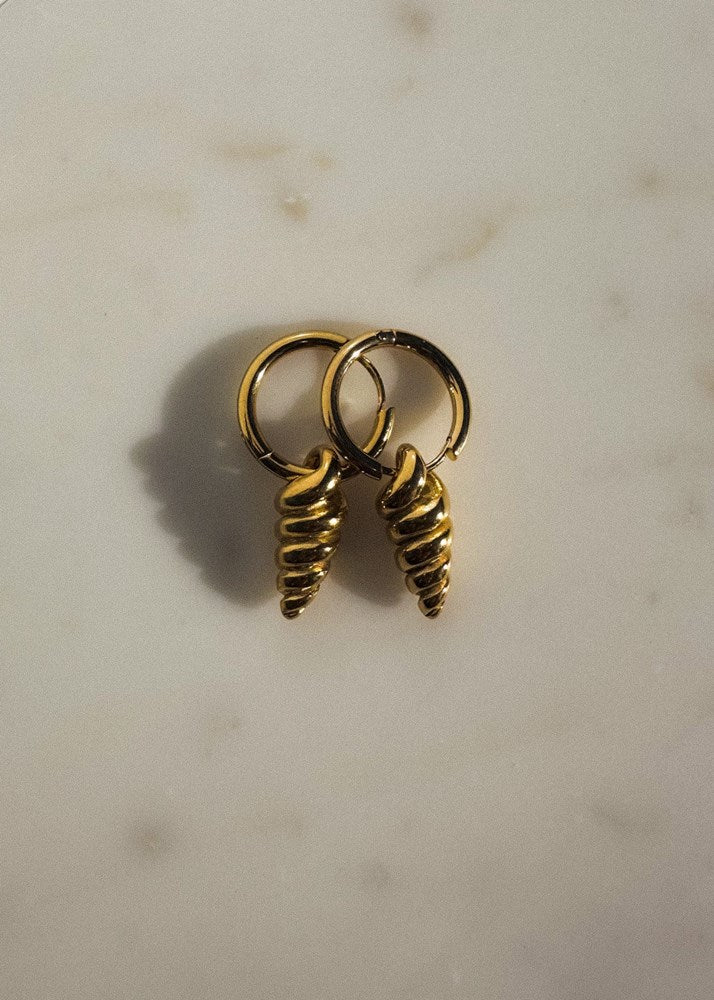 SIRENA GOLD SHELL EARRINGS